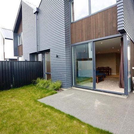 Golden Sun Apartment -Two Bedrooms, Three Bedrooms Christchurch Exterior foto