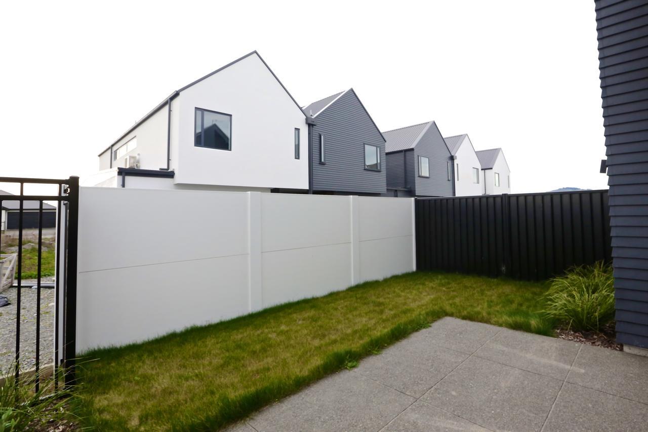 Golden Sun Apartment -Two Bedrooms, Three Bedrooms Christchurch Exterior foto